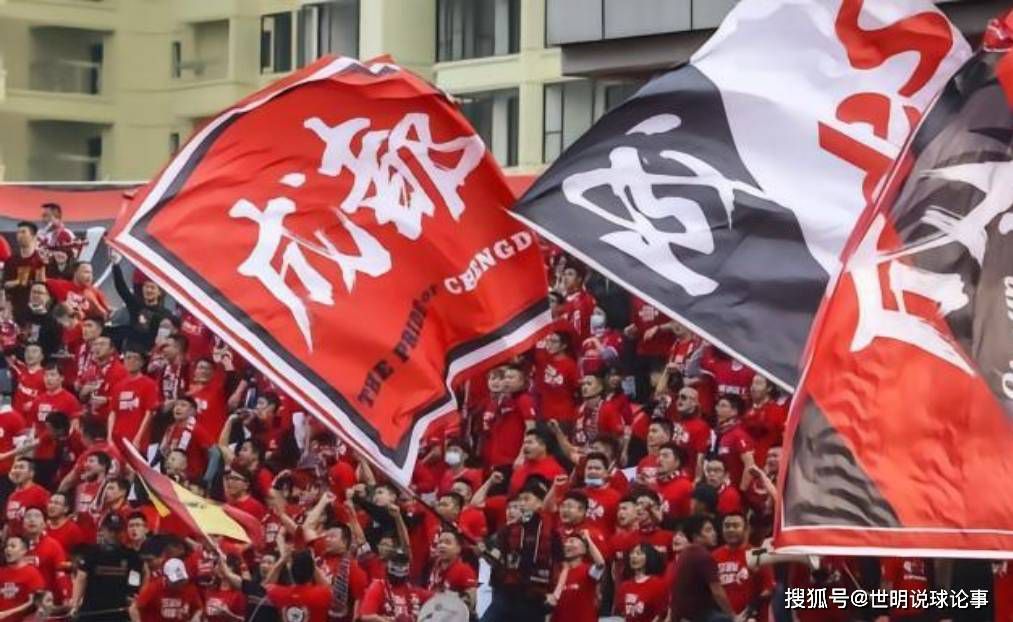 我跟你两个舅舅，这段时间也会留在金陵，全力以赴寻找你妈和你妹妹的下落。